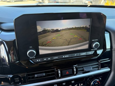 Used 2025 Nissan Pathfinder SV image 29