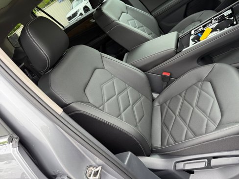 New 2025 Volkswagen Atlas SE image 26