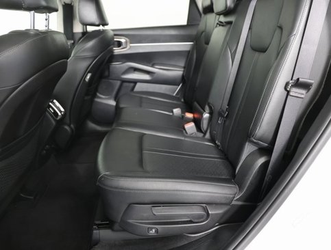 Used 2022 Kia Sorento S image 12