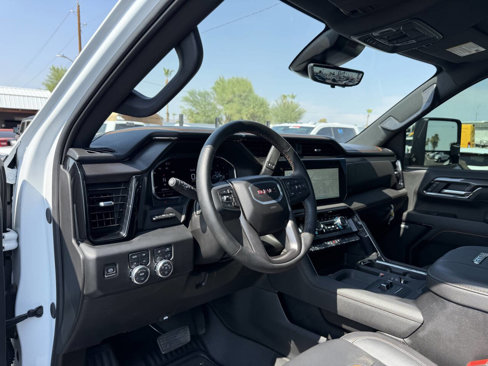 Used 2025 GMC Sierra 2500 AT4 w/ AT4 Premium Plus Package image 14