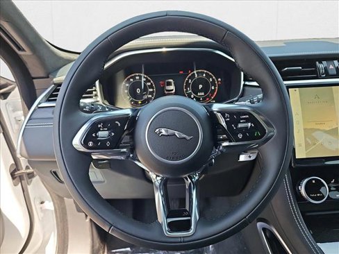 New 2026 Jaguar F-PACE R-Dynamic S image 18