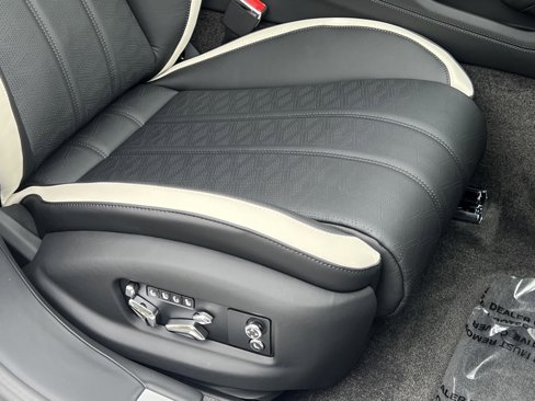 New 2025 Bentley Flying Spur Plug-In Hybrid image 58