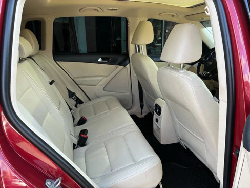 Used 2015 Volkswagen Tiguan SE image 14