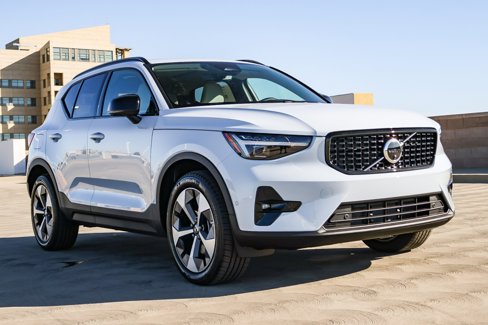 New 2026 Volvo XC40 B5 Plus w/ Protection Package Premier image 3