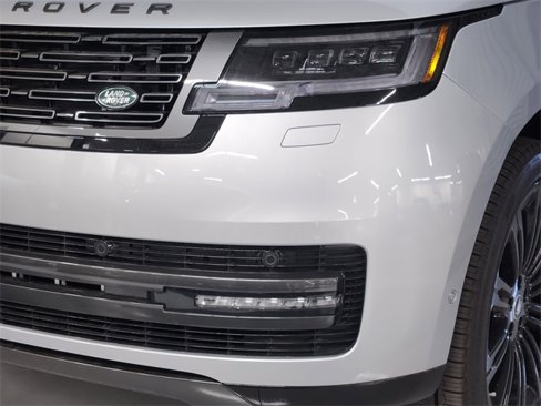 New 2025 Land Rover Range Rover SE image 12