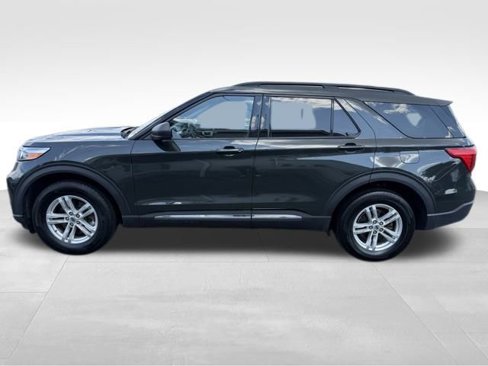 Used 2022 Ford Explorer XLT w/ Equipment Group 202A image 16