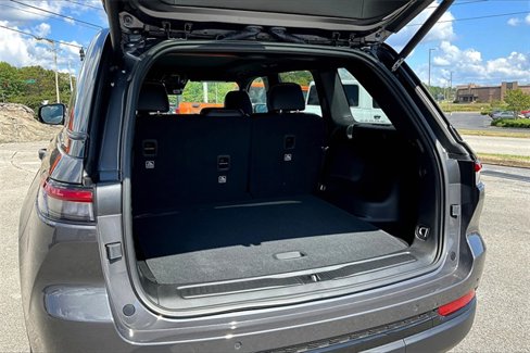 New 2025 Jeep Grand Cherokee Limited image 18