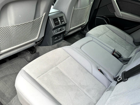 Used 2024 Audi SQ5 Prestige image 17