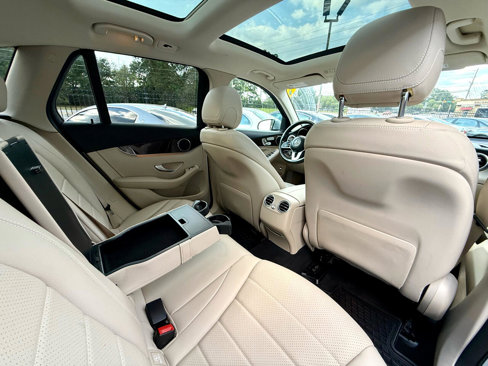 Used 2022 Mercedes-Benz GLC 300 image 25