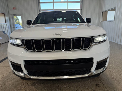 Used 2024 Jeep Grand Cherokee L Limited w/ Luxury Tech Group II image 8