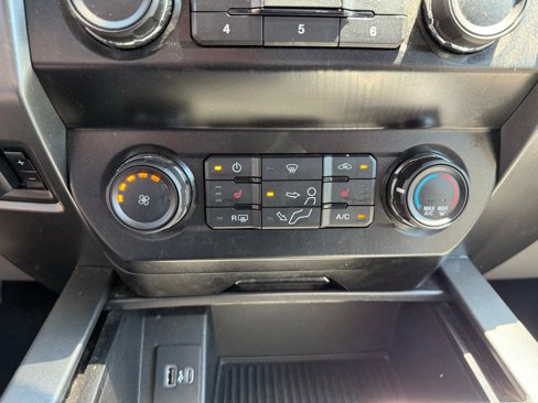 Used 2020 Ford F350 XLT w/ XLT Premium Package image 24