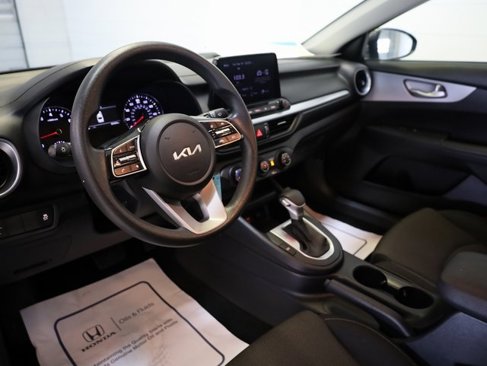 Used 2024 Kia Forte LXS image 4