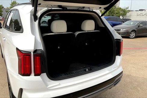 Used 2023 Kia Sorento SX image 18