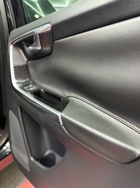 Used 2016 Volvo XC60 T5 Premier w/ Proximity Package image 32