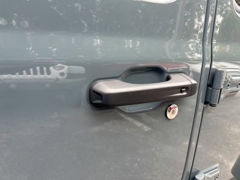 New 2025 Jeep Wrangler Unlimited Rubicon w/ Technology Group image 21