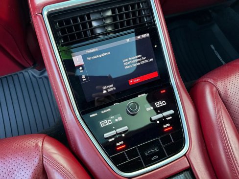 Used 2018 Porsche Panamera 4S image 40