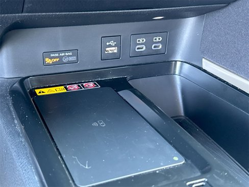 Used 2025 Toyota Camry LE image 21