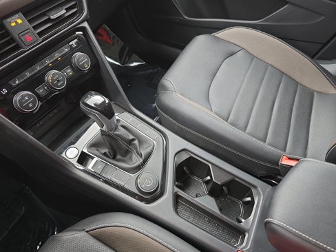 Certified 2023 Volkswagen Taos SEL image 24
