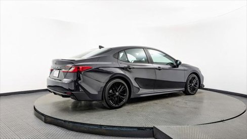 Used 2025 Toyota Camry SE image 8