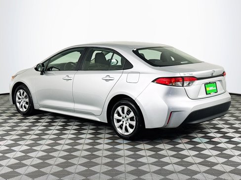 Used 2025 Toyota Corolla LE image 6