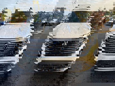 New 2026 Volkswagen Atlas SE image 2