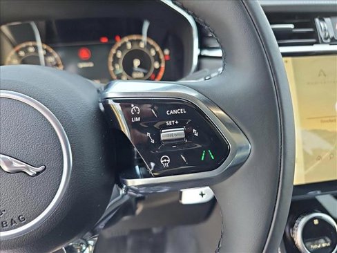 New 2026 Jaguar F-PACE R-Dynamic S image 19