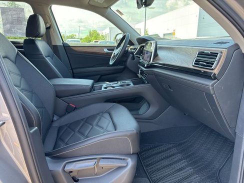 Certified 2025 Volkswagen Atlas SE image 22