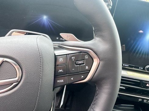 New 2025 Lexus TX 500h AWD image 21