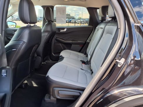 Used 2025 Ford Escape SE w/ Class II Trailer Tow Package image 5