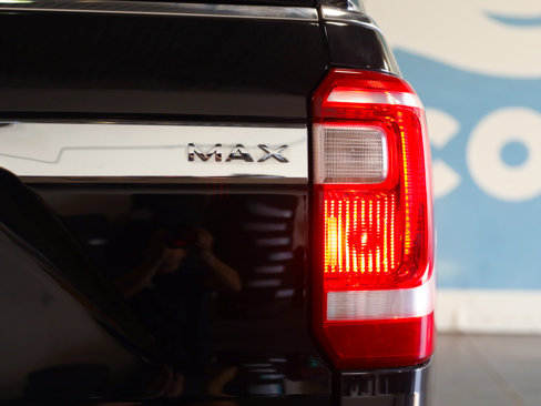 Used 2019 Ford Expedition Max XLT w/ Equipment Group 202A image 4
