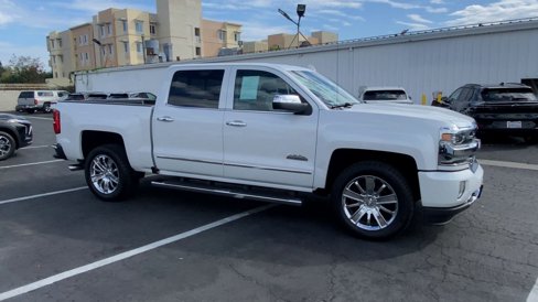Used 2018 Chevrolet Silverado 1500 High Country image 3