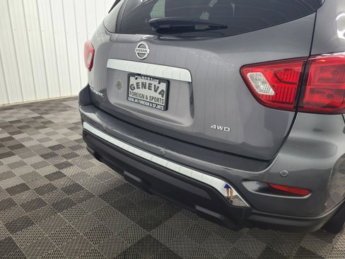Used 2019 Nissan Pathfinder S image 18
