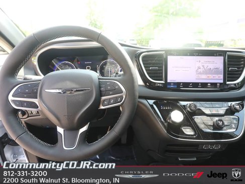 New 2025 Chrysler Voyager LX image 11