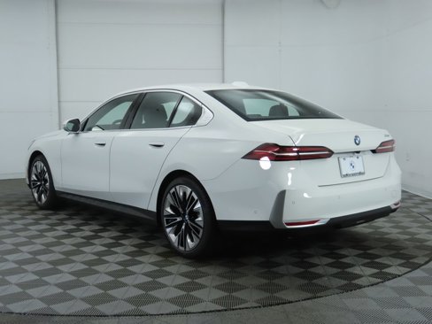 Used 2025 BMW 530i image 8