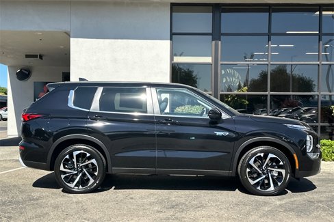 New 2025 Mitsubishi Outlander SE image 4
