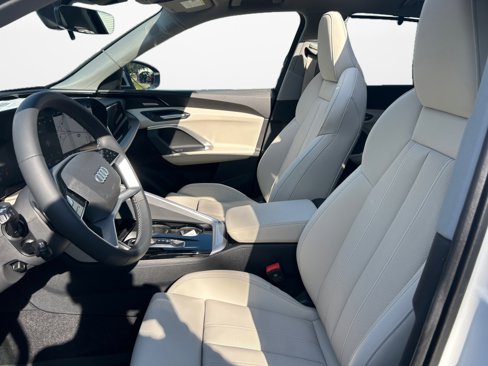 New 2025 Audi Q5 Prestige image 9