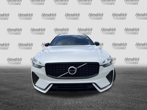 Used 2023 Volvo XC60 B5 Ultimate w/ Climate Package image 3