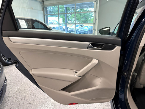 Used 2019 Volkswagen Passat Wolfsburg Edition image 19