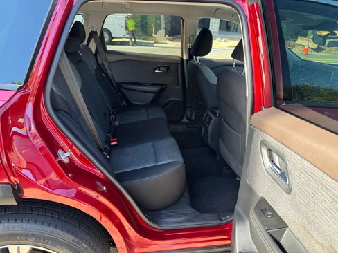 Used 2021 Nissan Rogue SV image 15
