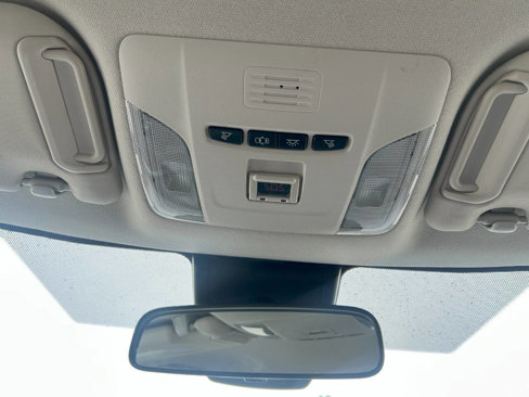 Used 2020 Toyota Corolla LE image 29