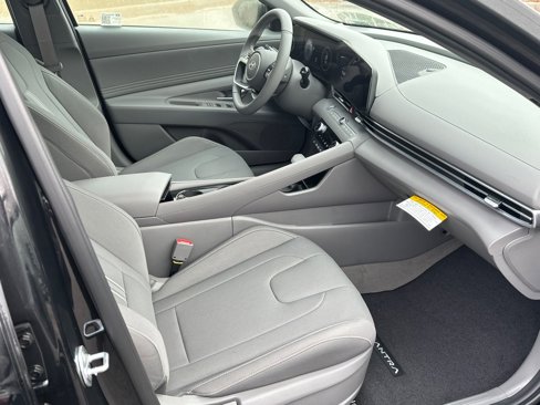 Certified 2025 Hyundai Elantra SEL image 13