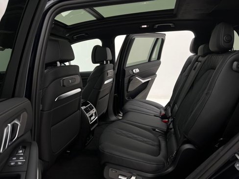 New 2026 BMW X7 xDrive40i w/ M Sport Package image 11