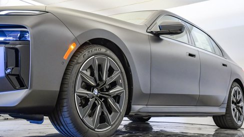 New 2026 BMW 740i w/ Premium Package image 10