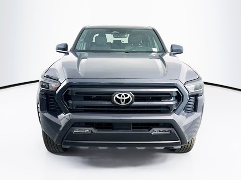 Used 2025 Toyota Tacoma SR5 image 2