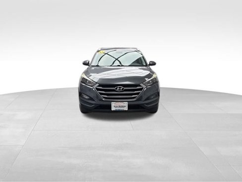 Used 2017 Hyundai Tucson SE image 2