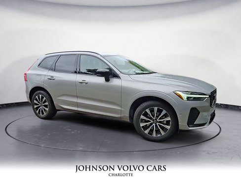 Certified 2025 Volvo XC60 B5 Plus image 8