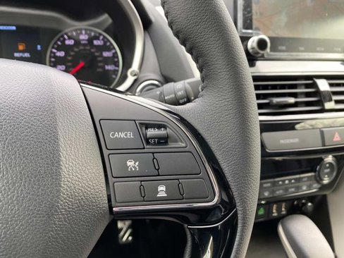 New 2024 Mitsubishi Eclipse Cross SE image 15