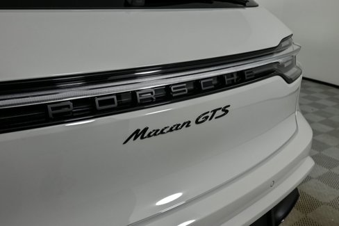 New 2026 Porsche Macan GTS image 36