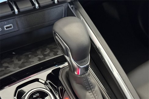 New 2025 GMC Canyon Elevation w/ Convenience Package image 24