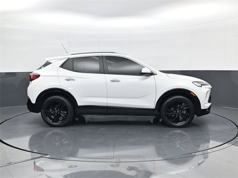 Used 2024 Buick Encore GX Sport Touring image 4